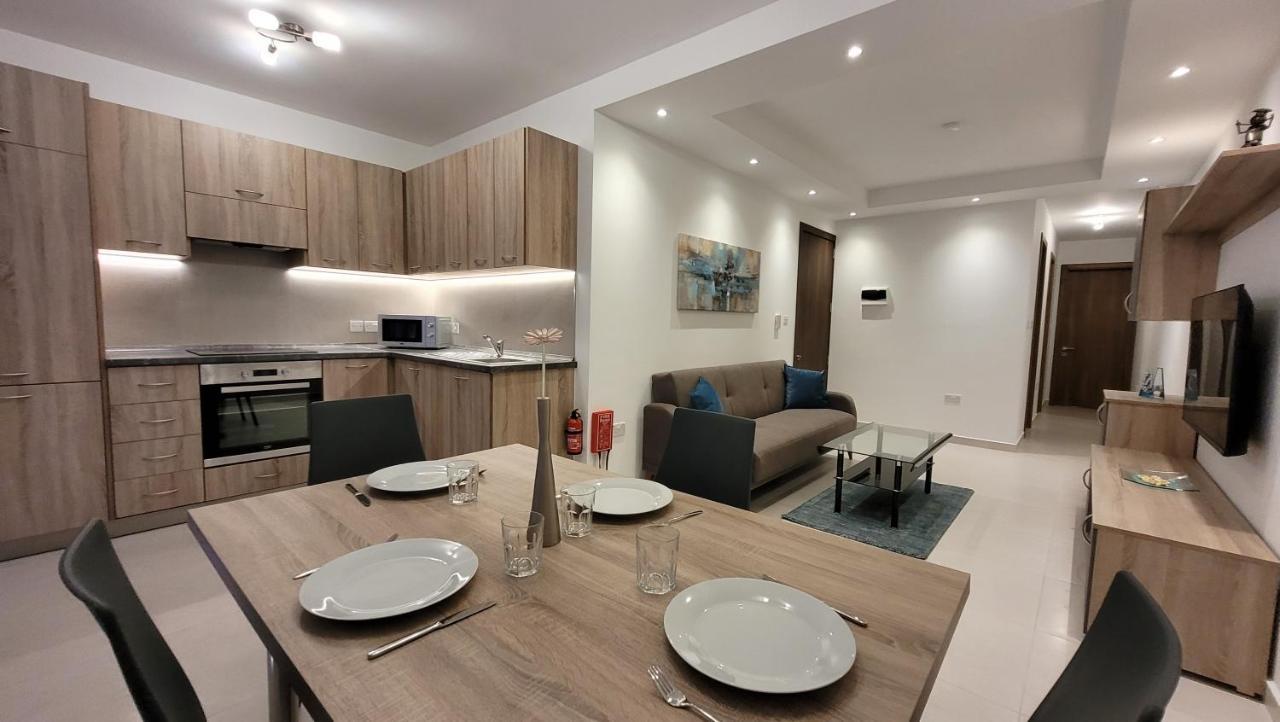 Lovely Apartment With Side Sea View St. Paul's Bay Luaran gambar