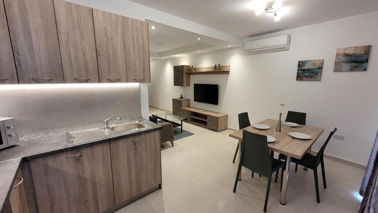 Lovely Apartment With Side Sea View St. Paul's Bay Luaran gambar