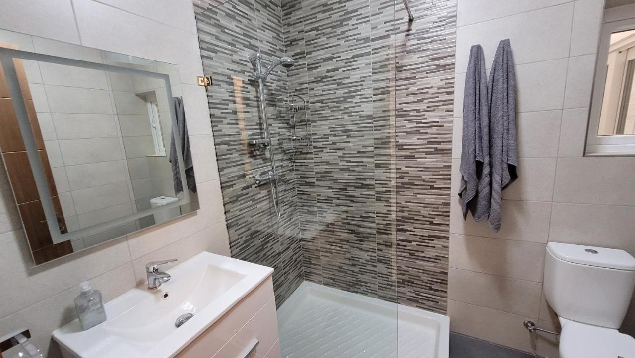 Lovely Apartment With Side Sea View St. Paul's Bay Luaran gambar