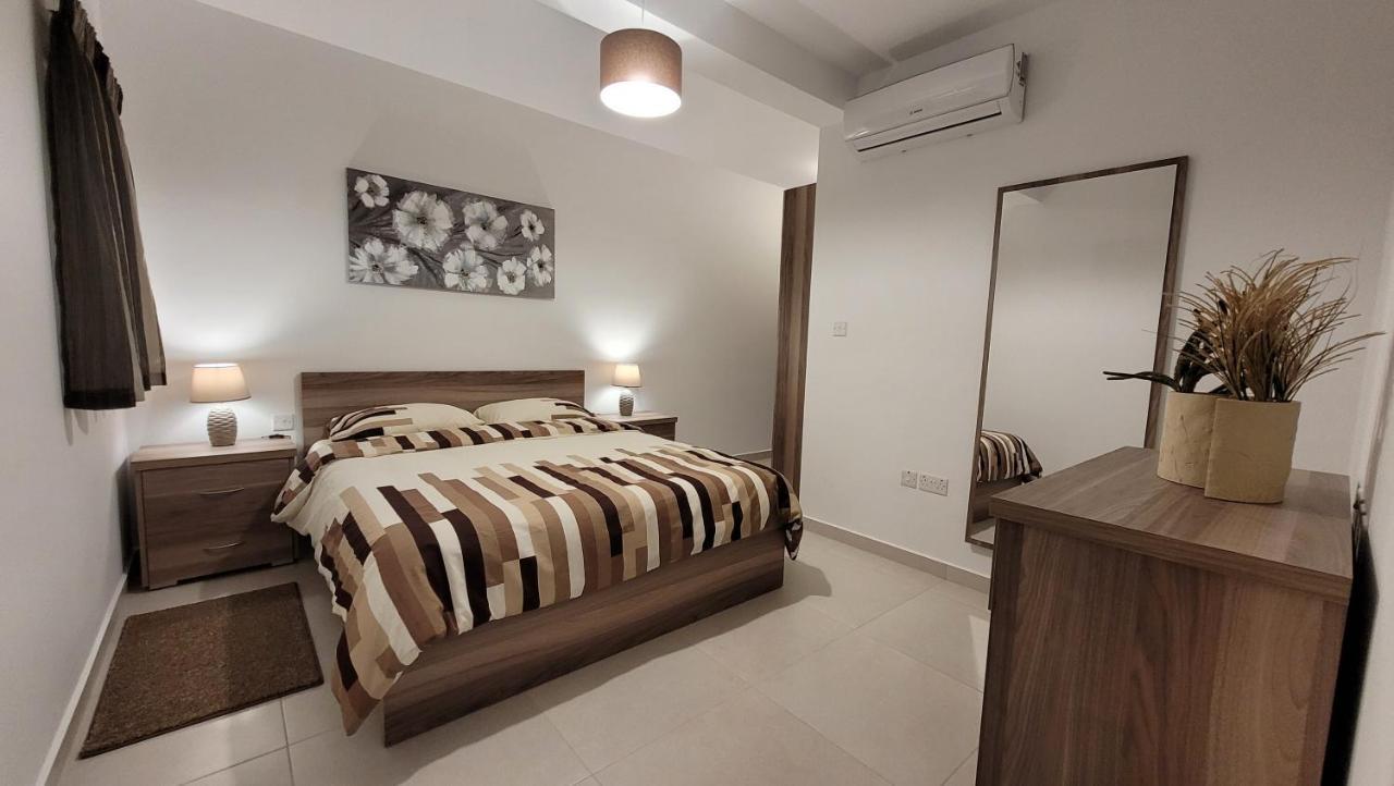 Lovely Apartment With Side Sea View St. Paul's Bay Luaran gambar