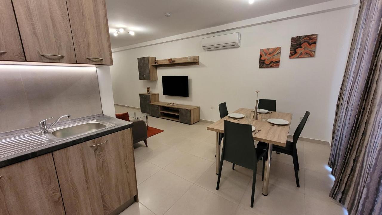 Lovely Apartment With Side Sea View St. Paul's Bay Luaran gambar